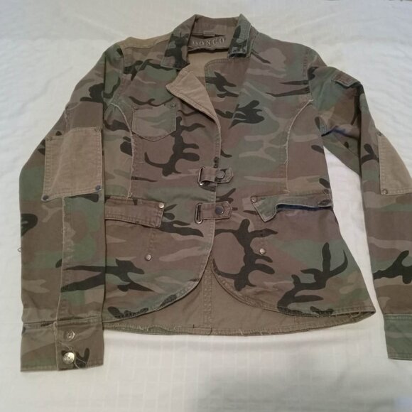 Military-style camouflage chic jacket with asymmetrical pockets and patches - Picture 1 of 9